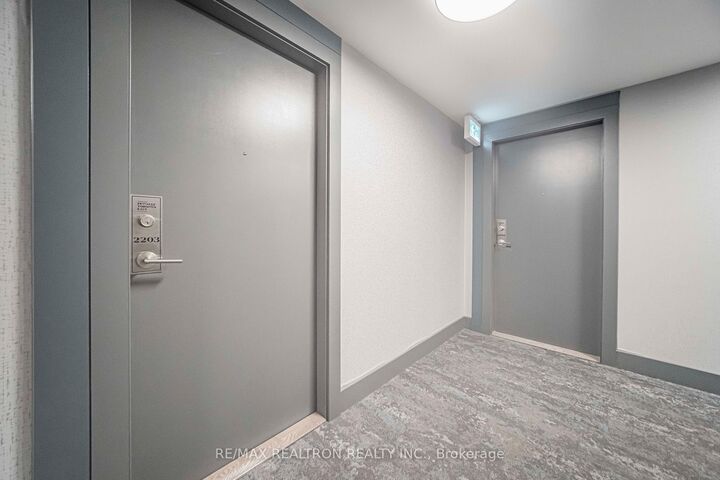 Property Photo: 3260 Sheppard Avenue E 2203 ON M1T 3K3