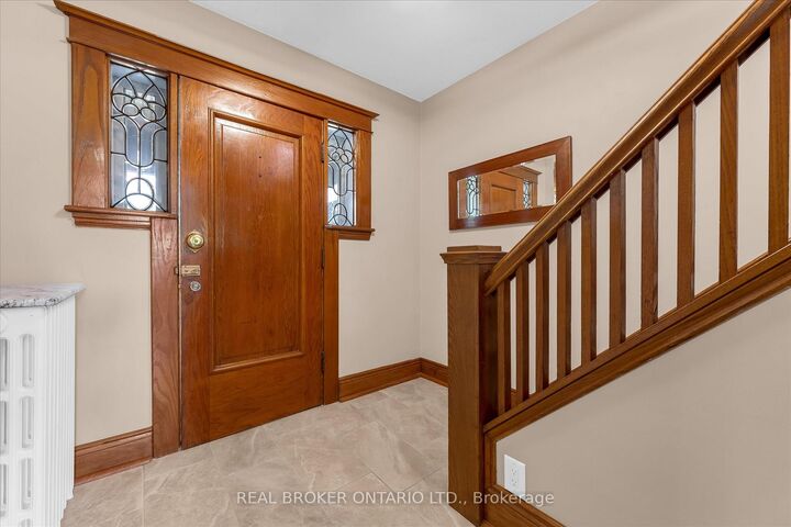 Property Photo: 99 Tuxedo Avenue S ON L8K 2R9