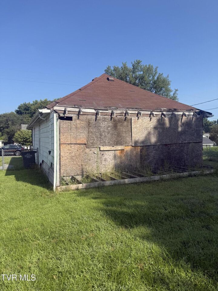 Property Photo:  1741 Park Street  TN 37664 