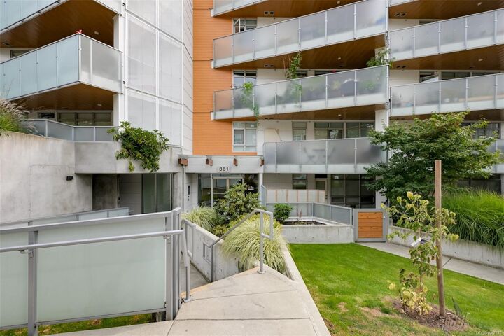 Property Photo: 881 Short St #301 BC V8P 2L3