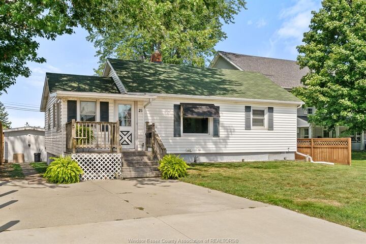 Property Photo: 21 Melrose Avenue ON N8H 2H9