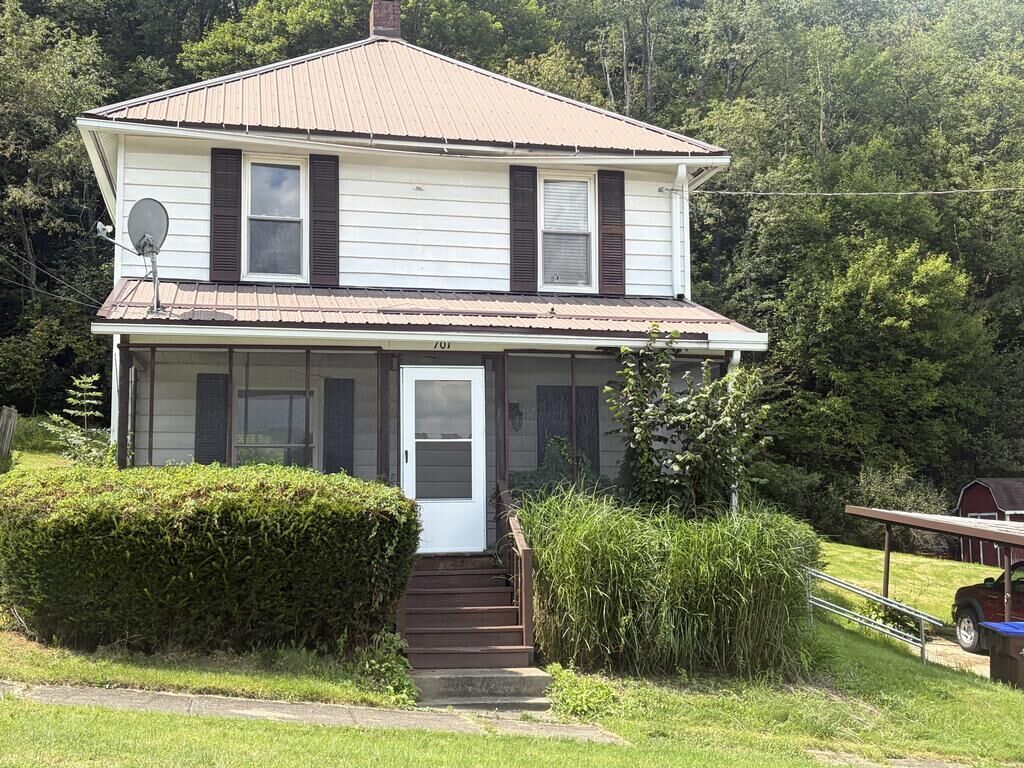 Property Photo:  701 South Perry Street  PA 16354 