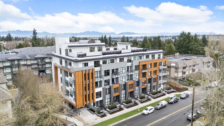 15353 17 Avenue 211 — photo 1