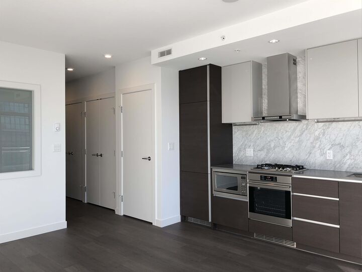 Property Photo:  4670 Assembly Way 2203  BC V5H 0H3 