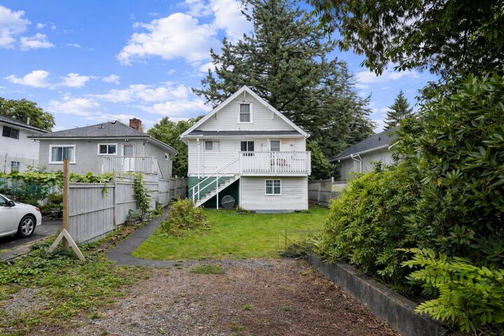 Property Photo: 3865 Sandell Street BC V5H 1J9