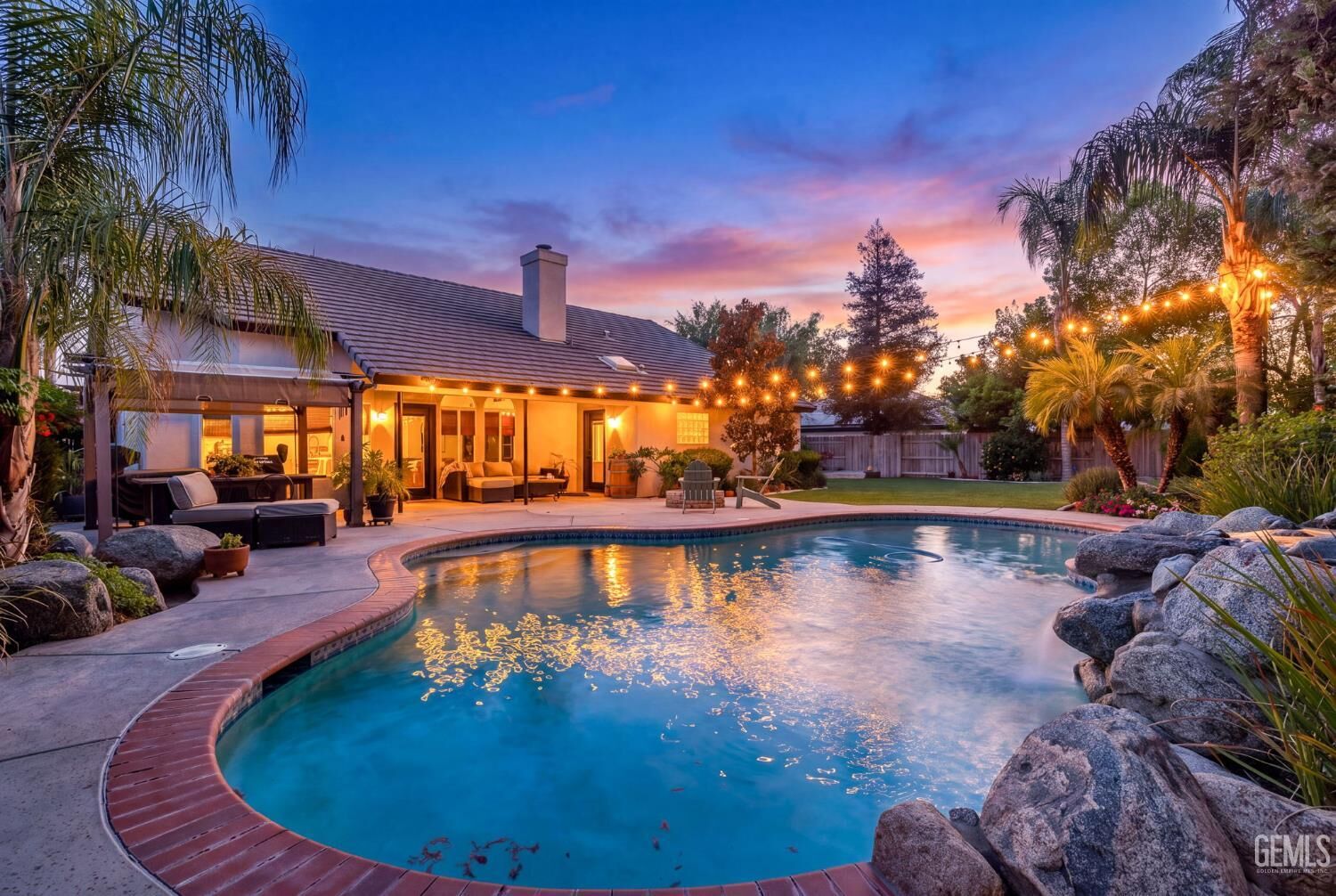 Property Photo:  15618 Clarisse Street  CA 93314 