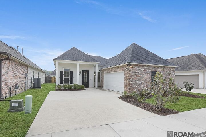 Property Photo: 543 Gadwell Dr LA 70810