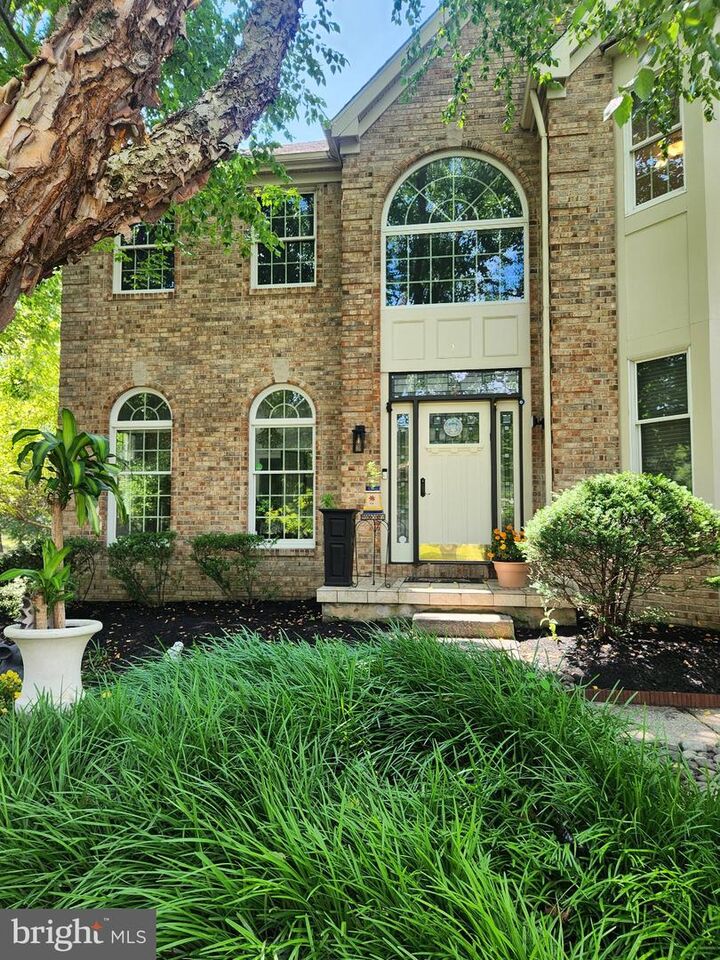 Property Photo:  1 Shelley Court  NJ 08550 