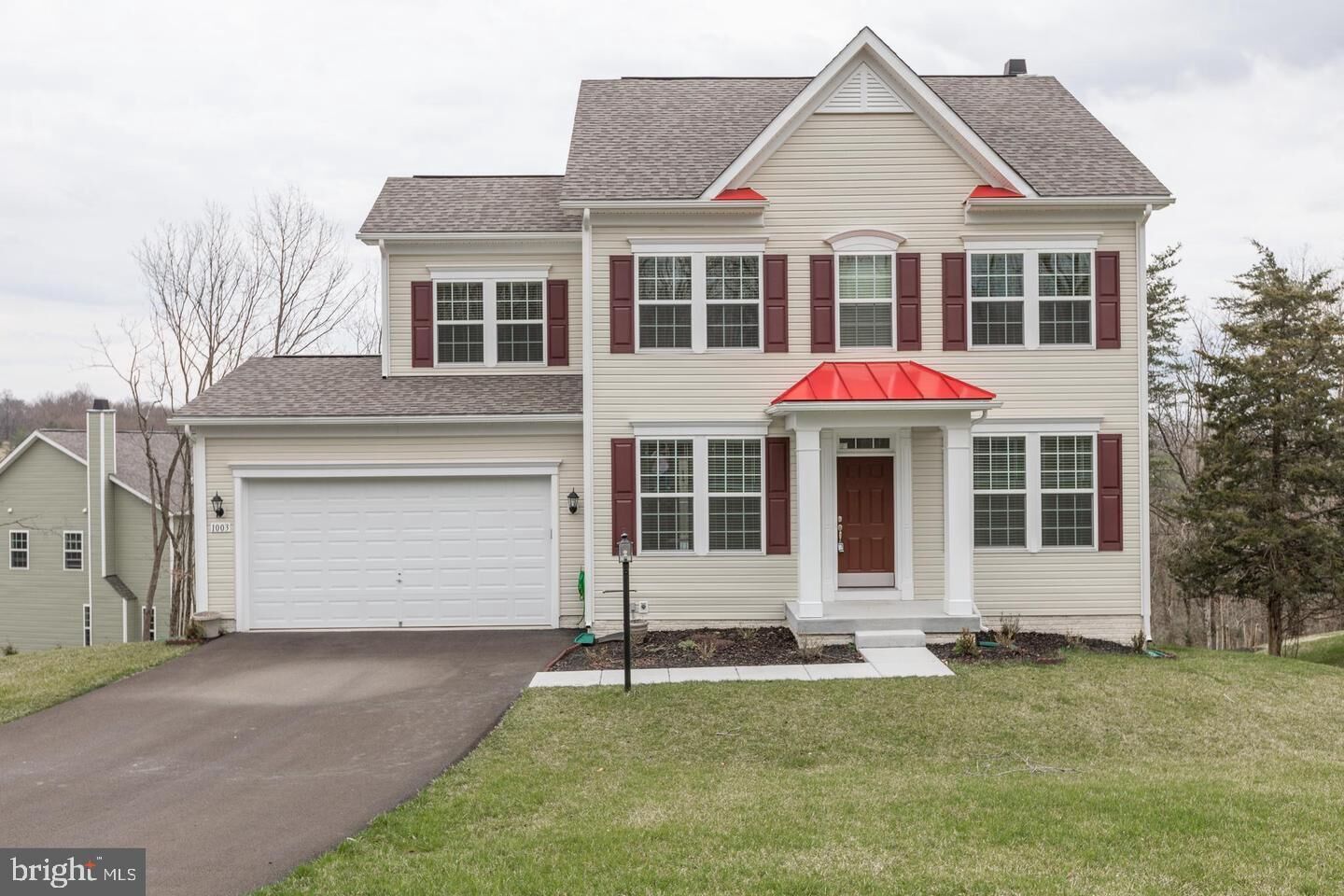 Property Photo: 1003 W Masters Drive VA 22625