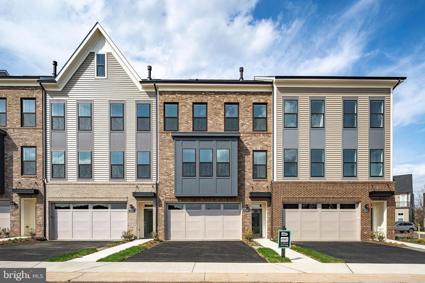 Property Photo:  42976 Truman Terrace  VA 20148 