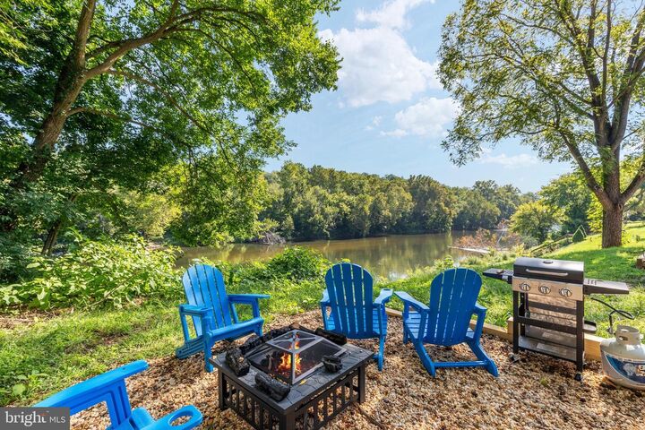 Property Photo: 1412 Old Winchester Pike VA 22630