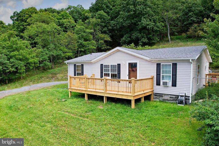 Property Photo:  190 Pendleton Street  WV 26726 
