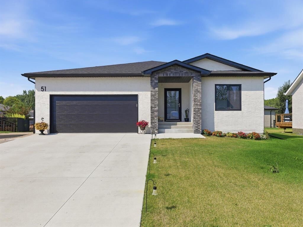 Property Photo:  51 Tallaire Lane  MB R0A 0W0 