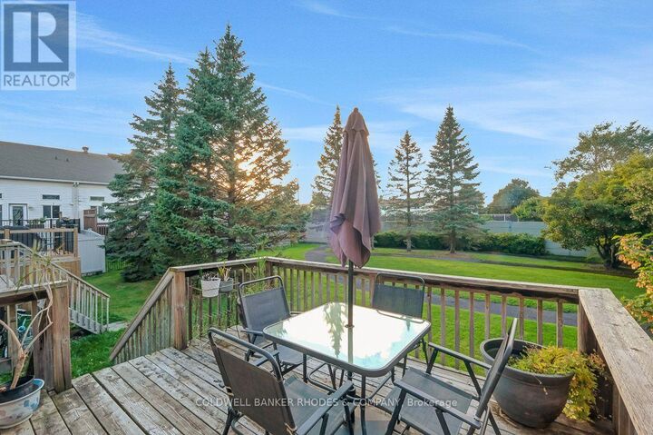 Property Photo:  157 Gladeview Private  ON K1T 4C4 