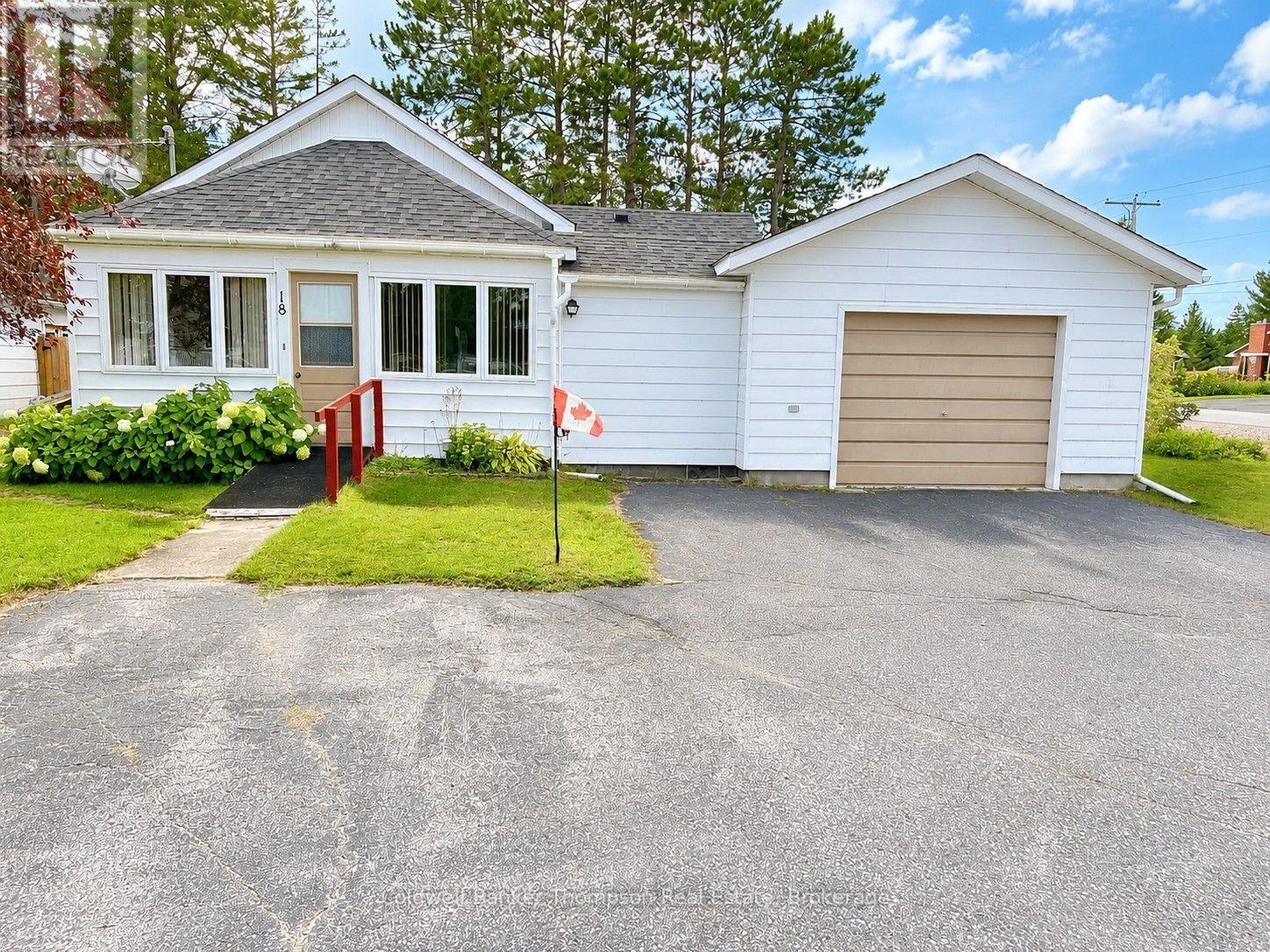 Photo de la propriété:  18 Eagle Lake Road  ON P0A 1X0 