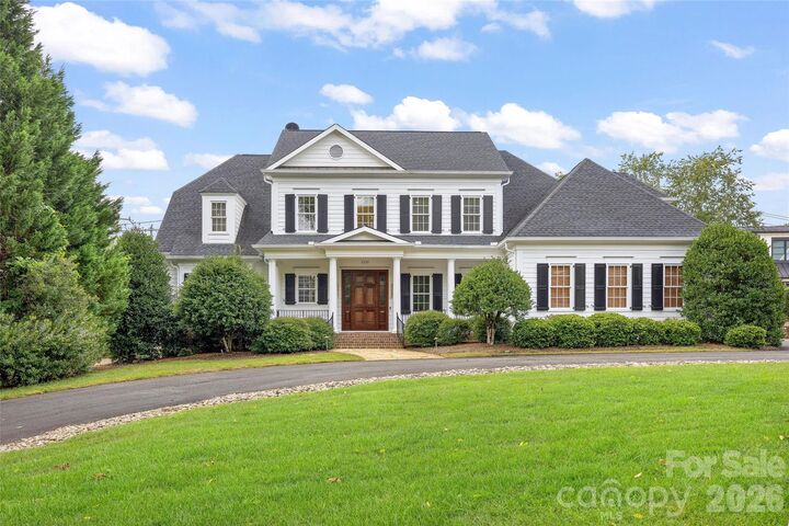 Property Photo: 2135 Sharon Avenue NC 28211