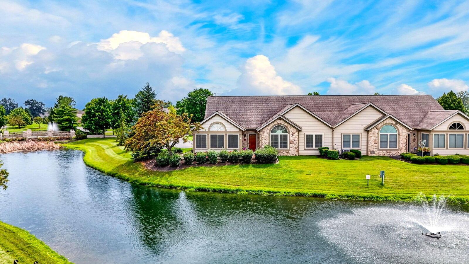 Property Photo:  5919 Landings Pond Place  OH 43123 