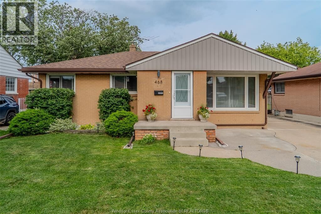 Property Photo:  468 Watson Avenue  ON N8S 3S6 
