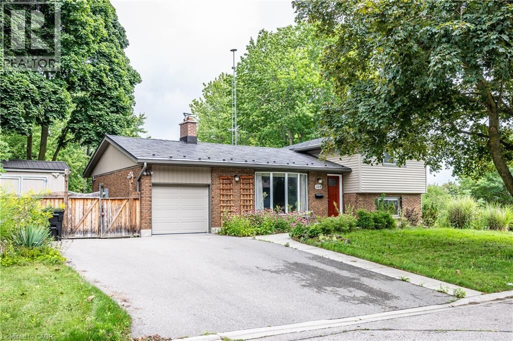 Property Photo:  528 Sprucehill Avenue  ON N2L 4V7 
