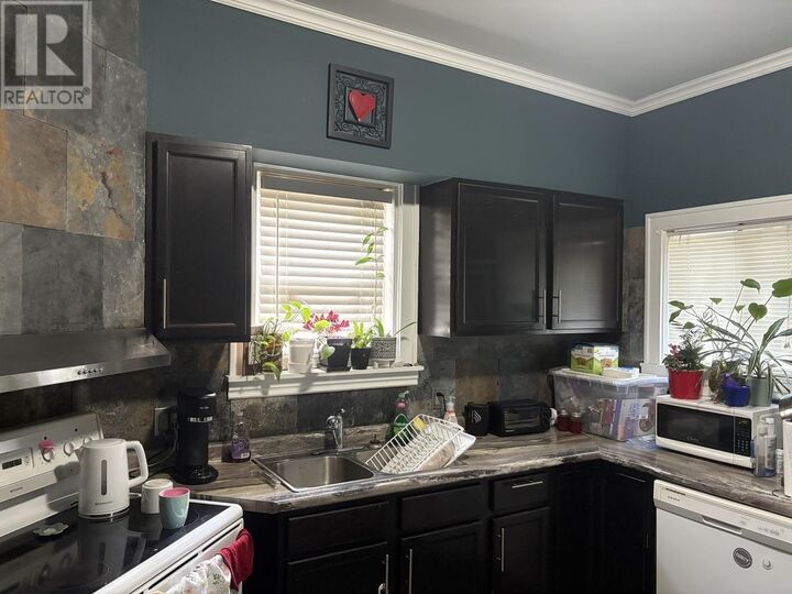 Property Photo:  157 Kohler St  ON P6A 3V2 