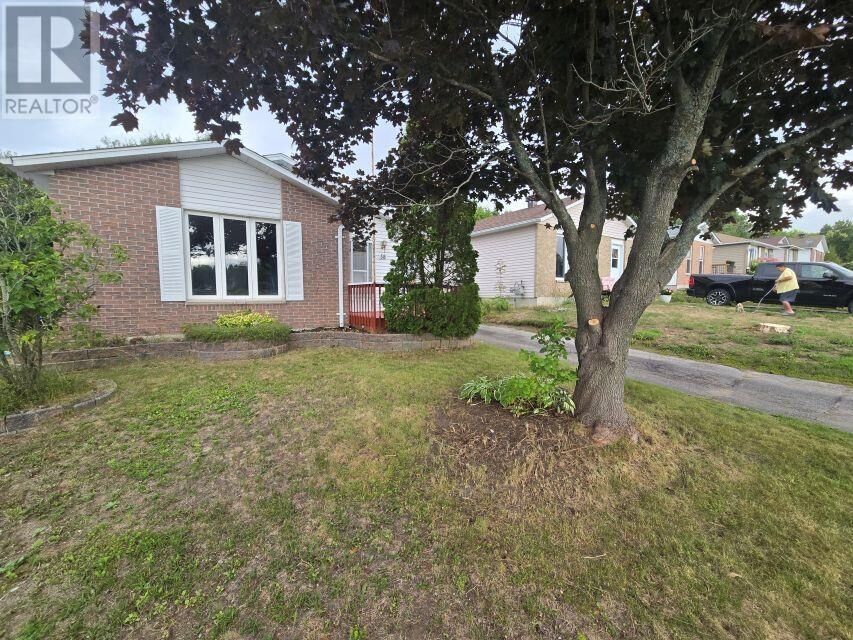 Property Photo:  58 Taylor Blvd  ON P5A 3H6 