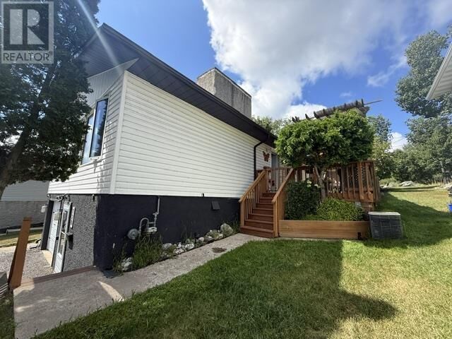 Property Photo: 120 Minto Cres ON P9N 3K2