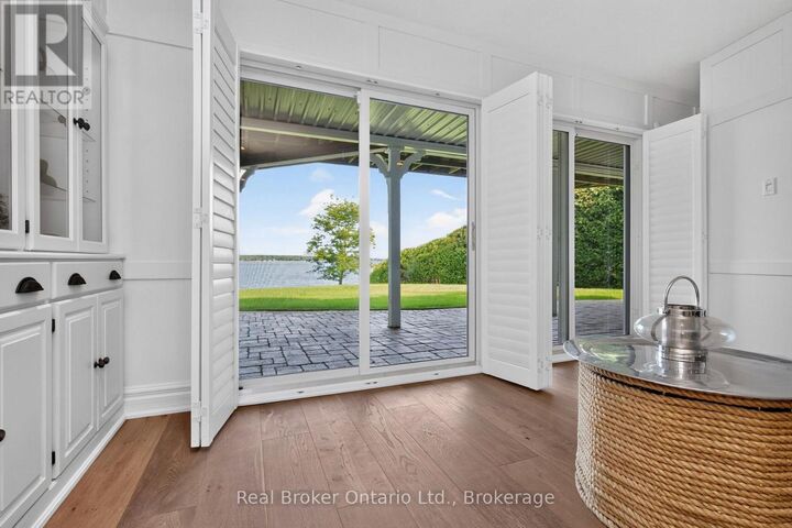 Property Photo: 192 Gilwood Park Drive ON L9M 1Z6