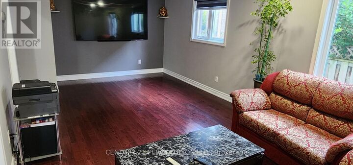 Property Photo: 7 Goodall Drive ON M1B 5E1