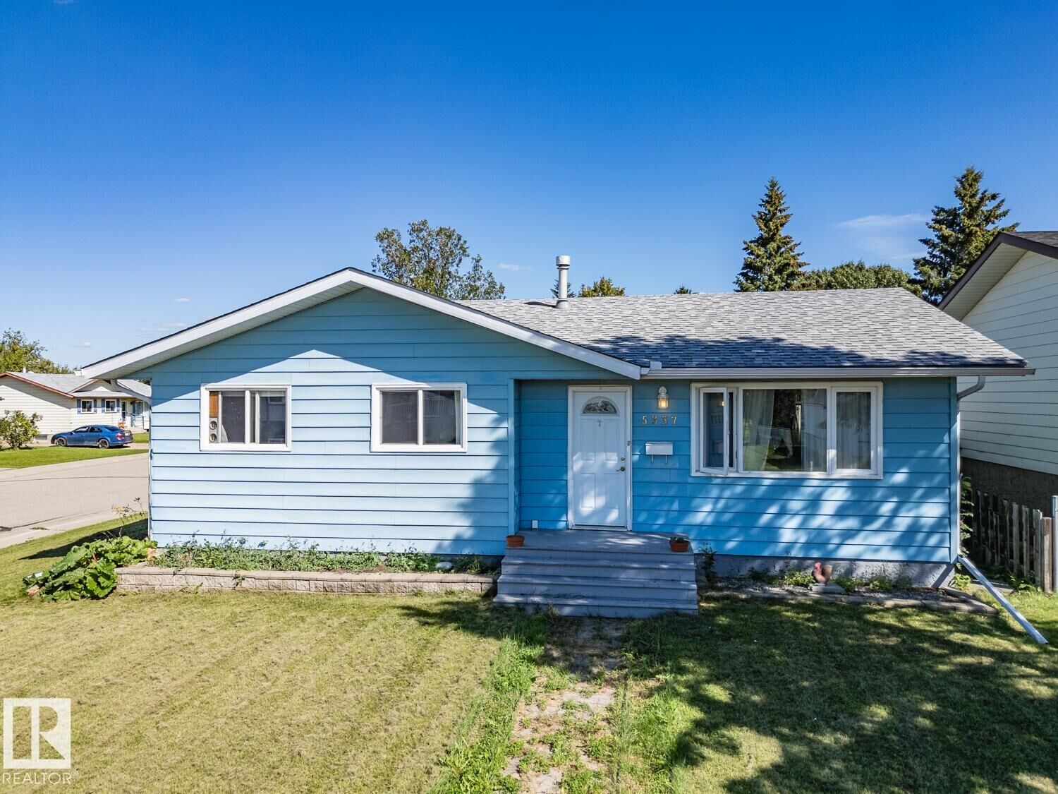 Property Photo:  5337 47 Street  AB T0B 0S0 