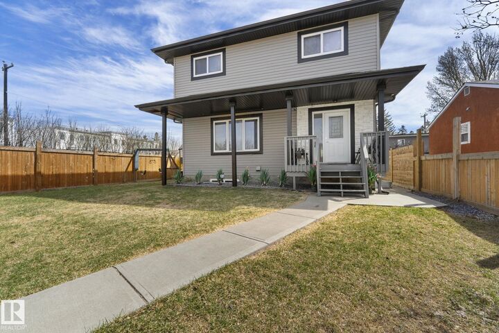 Property Photo:  8955 150 Street NW  AB T5R 1E6 
