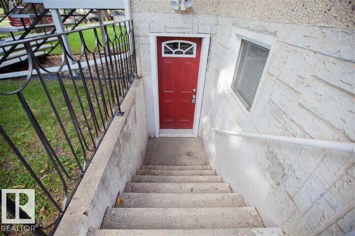 Property Photo:  11811 70 Street NW  AB T5B 1T8 