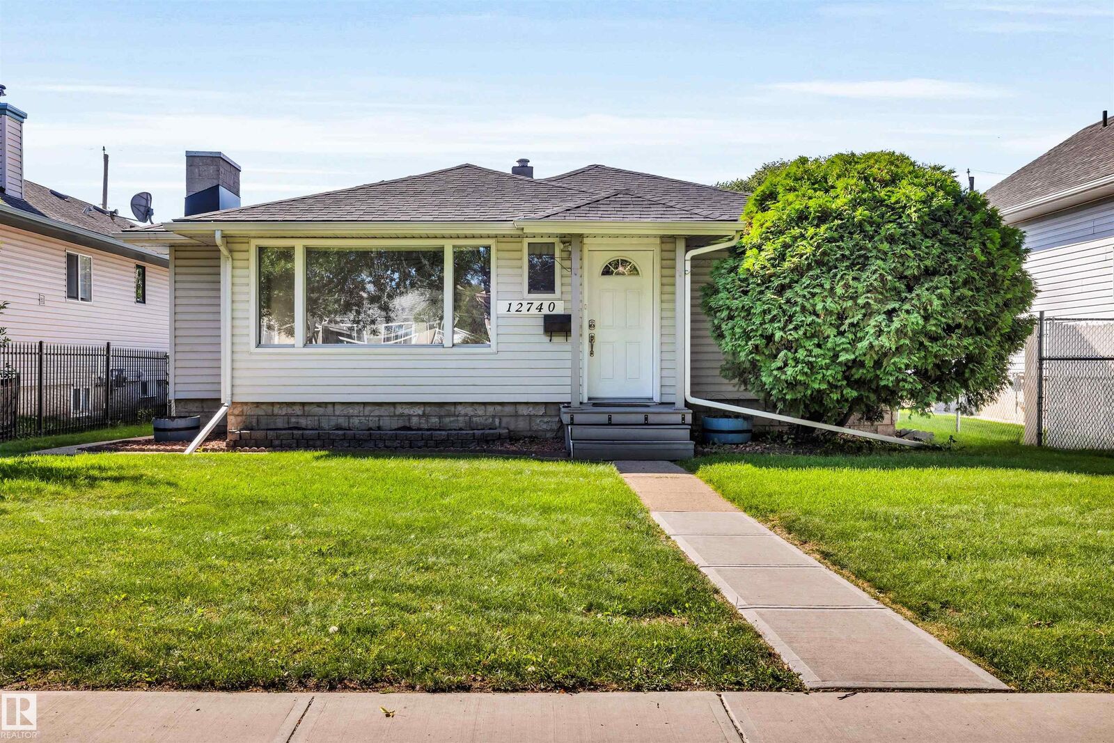 Property Photo:  12740 118 Street NW  AB T5E 5K8 