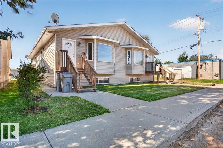 Property Photo:  4925 51 Avenue  AB T0B 3H0 