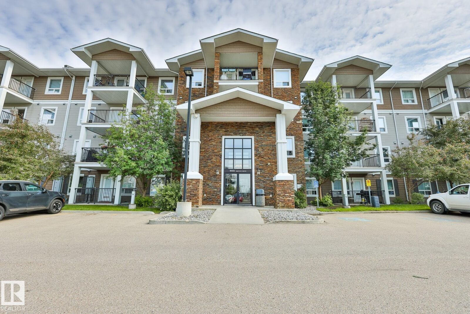 Property Photo:  9351 Simpson Drive NW 3320  AB T6R 0N4 