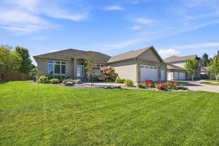 Property Photo:  2108 Rose Creek Boulevard S  ND 58104 