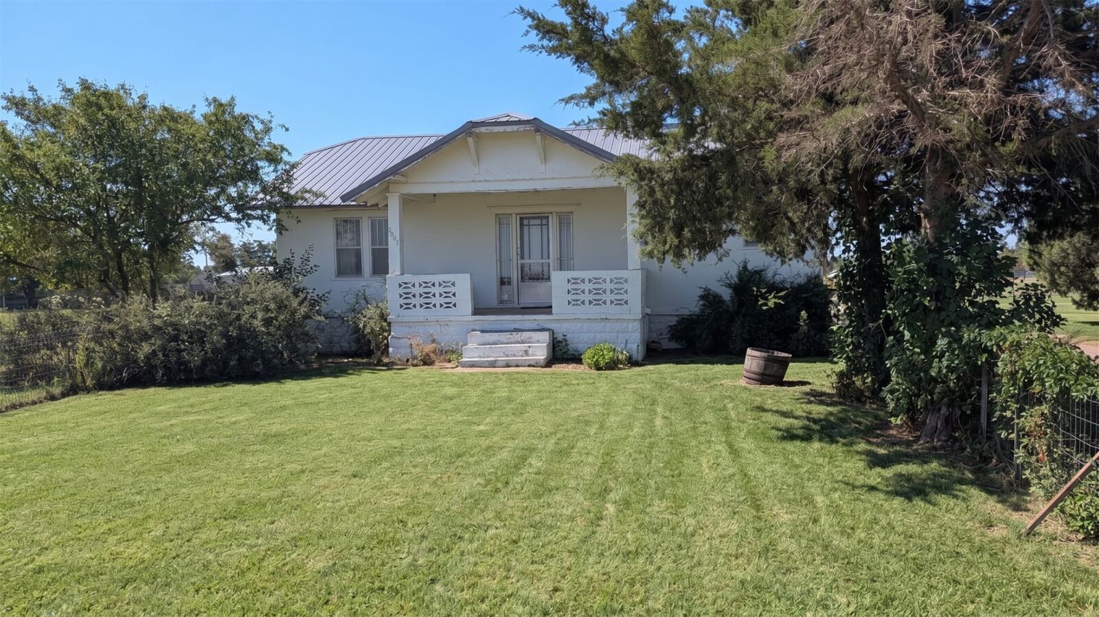 Property Photo: 2009 W Beeson Road KS 67801
