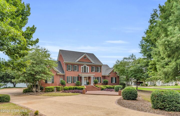 Property Photo: 1248 W Lakeshore Drive MS 39759
