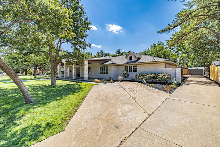 Property Photo:  4617 10th Street  TX 79416 