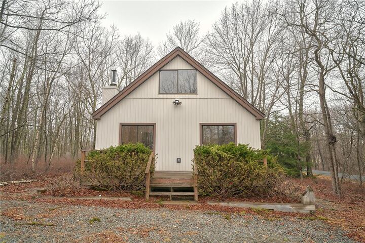 Property Photo: 121 Nosirrah Road PA 18210