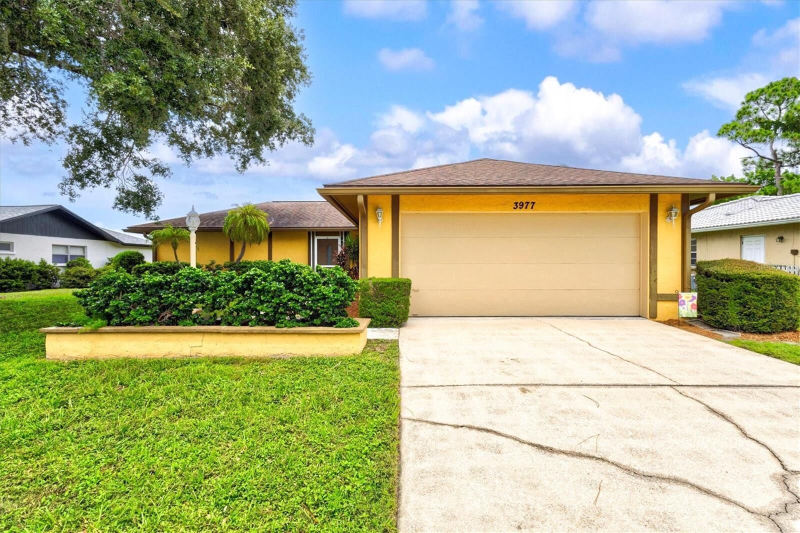 Property Photo:  3977 Lemonwood Drive  FL 34232 