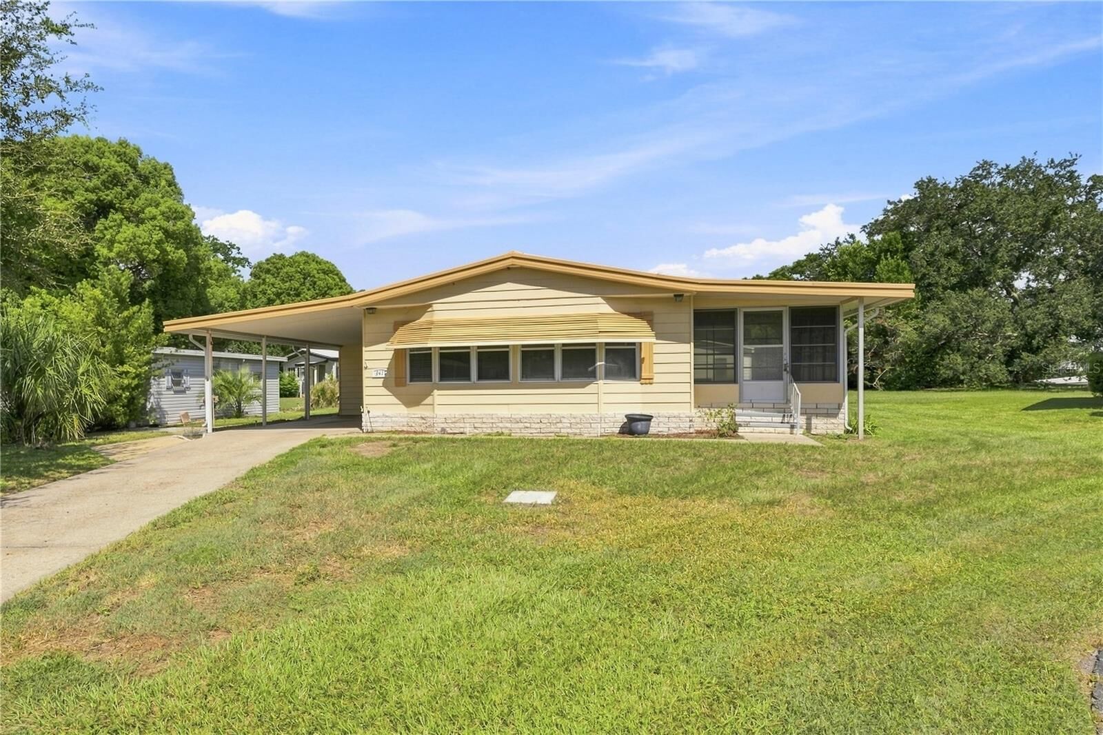 Property Photo:  3417 Wax Myrtle Circle  FL 32798 
