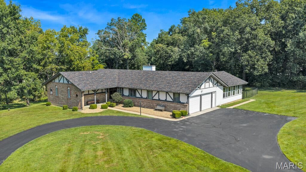 Property Photo:  2 Bridal Oak Court  MO 63366 