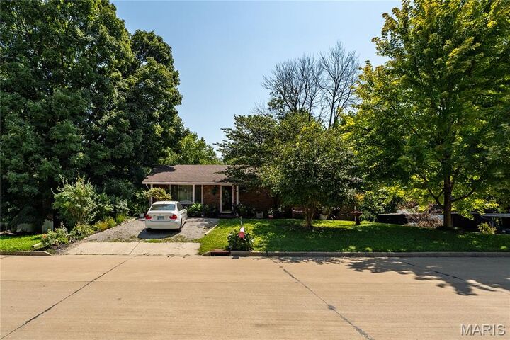 Property Photo: 334 Pleasant Ridge Road IL 62208