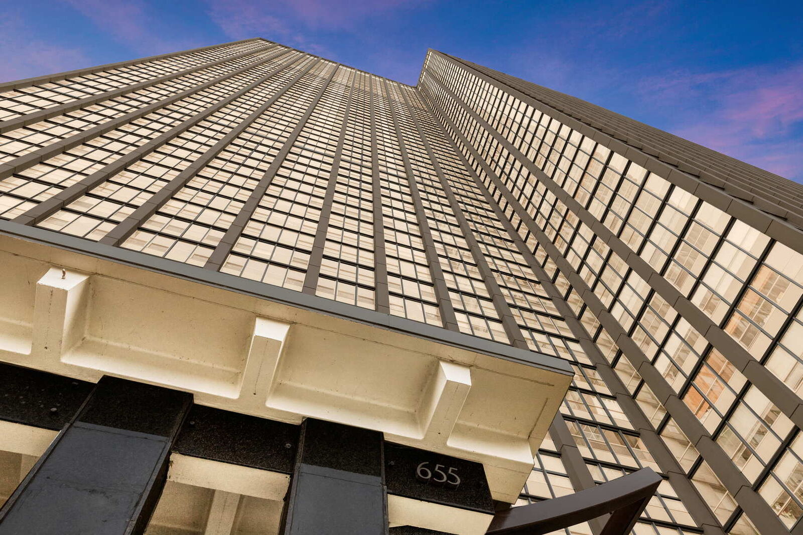 Property Photo:  655 W Irving Park Road 4113  IL 60613 