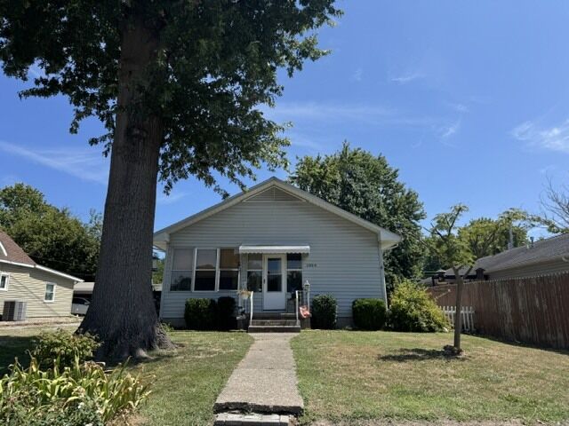 Property Photo: 1004 N 14th Street IL 62848