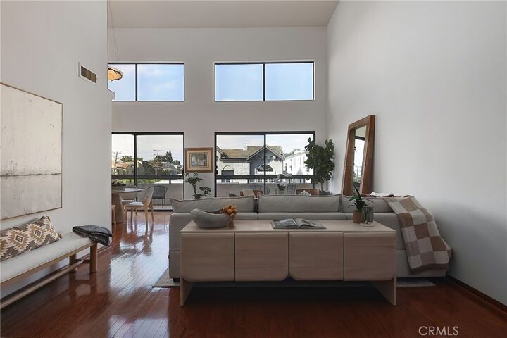 Property Photo: 1432 Camden 301 CA 90025