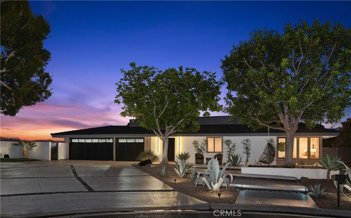 Property Photo: 18512 Lincoln Cir CA 92861