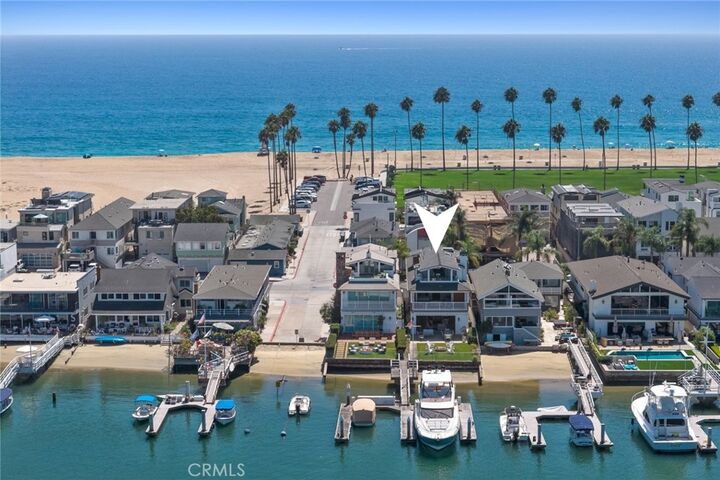 Property Photo:  928 E Balboa Boulevard  CA 92661 