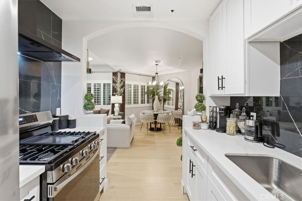 Property Photo: 7236 Amigo CA 91335