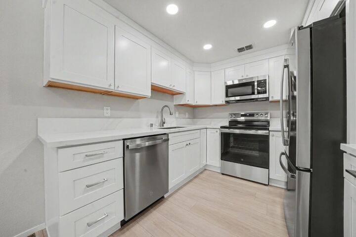 Property Photo:  5245 Manzanita Way #4  CA 95608 